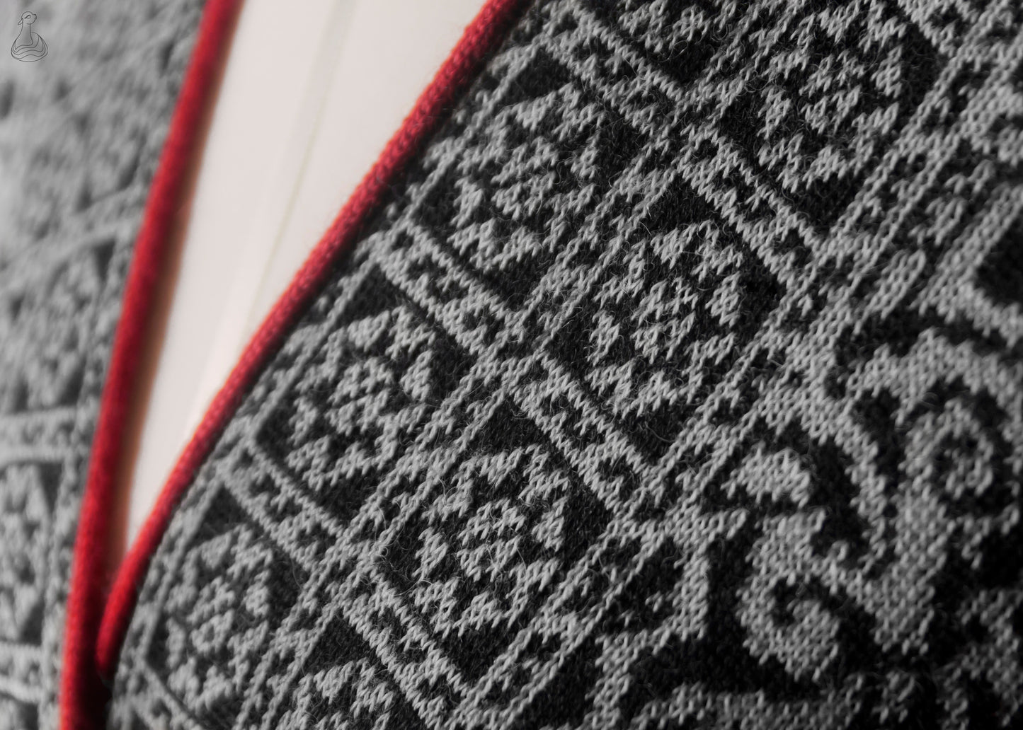 BABY ALPACA RUANA | Luxury Reversible Handcrafted Jacquard Shawl
