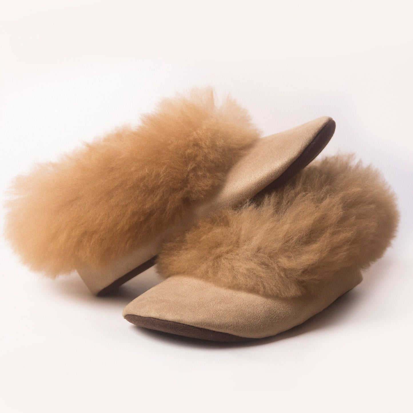 Chaussons en fourrure d'alpaga | Chaussons beiges en fourrure d'alpaga | Chaussons en fourrure faits main