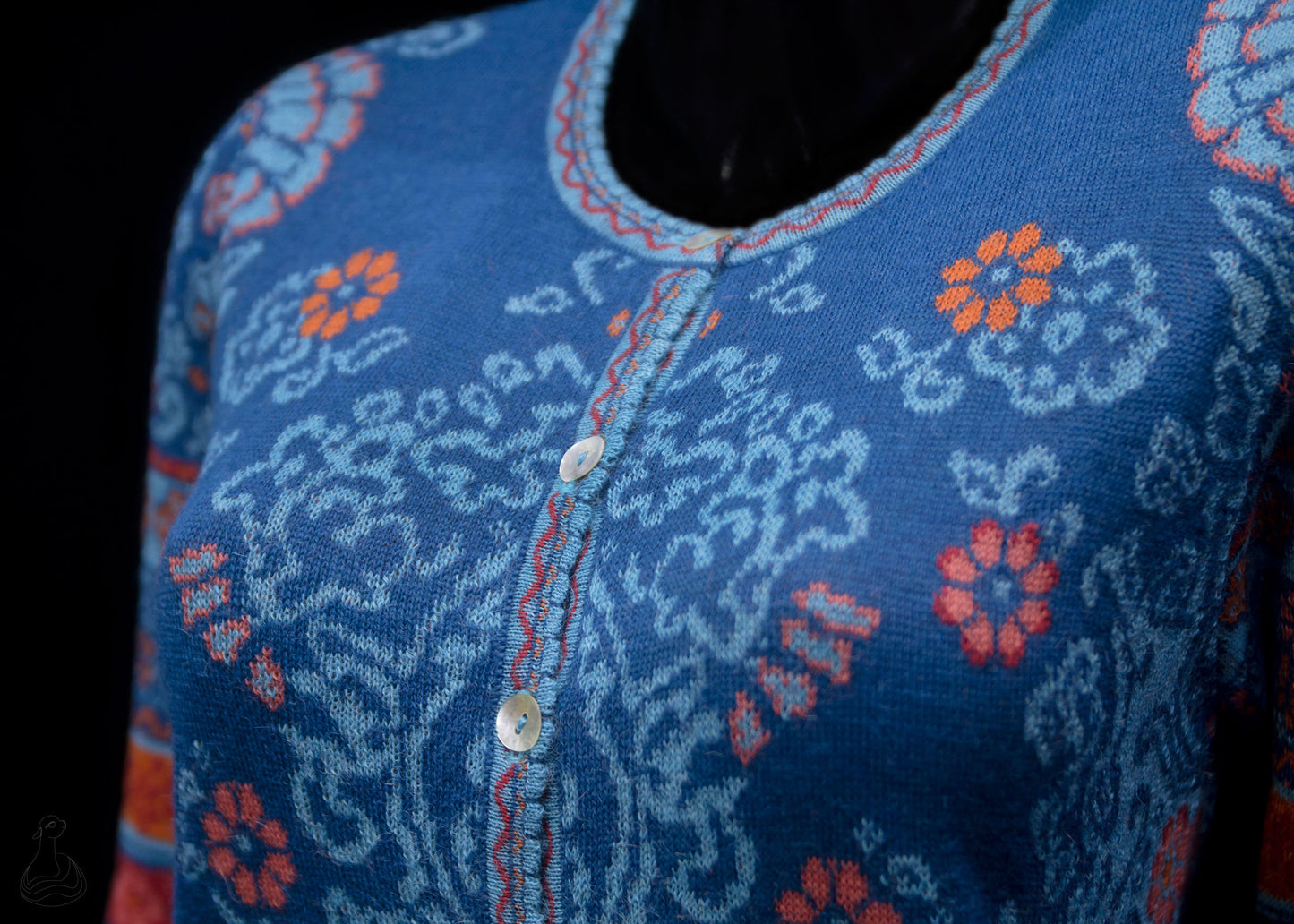 Baby Alpaca Woman Cardigan | 100% Baby Alpaca with Mother-of-Pearl Buttons | Luxury Peruvian Style Jacquard Pattern