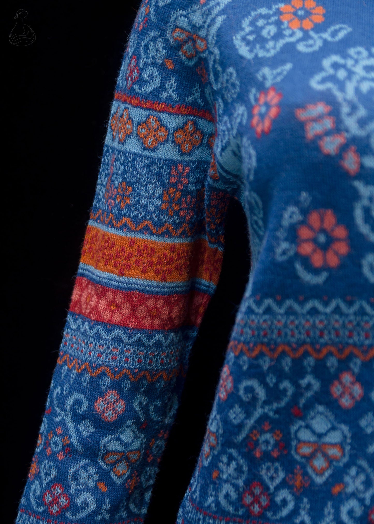 Baby Alpaca Woman Cardigan | 100% Baby Alpaca with Mother-of-Pearl Buttons | Luxury Peruvian Style Jacquard Pattern